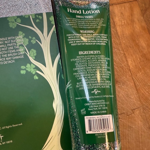 Wicked Green Hair Brush & Mirror Comb Combo with Watermelon Hand Lotion NEW - Picture 4 of 10